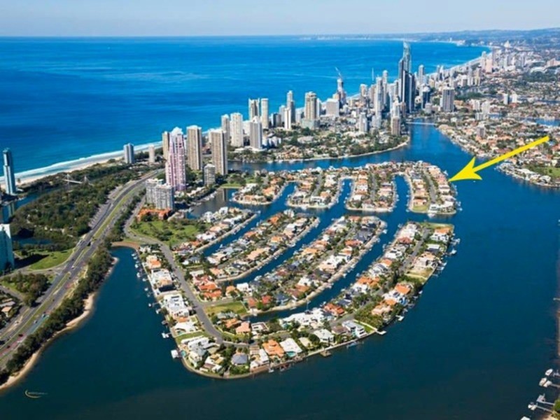 82 Admiralty Drive, Paradise Waters QLD 4217