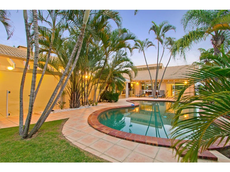 82 Admiralty Drive, Paradise Waters QLD 4217