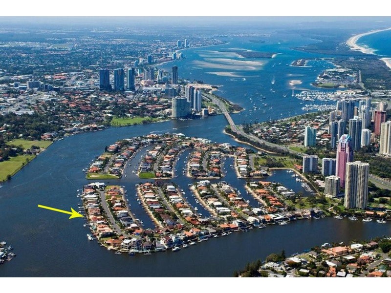 82 Admiralty Drive, Paradise Waters QLD 4217