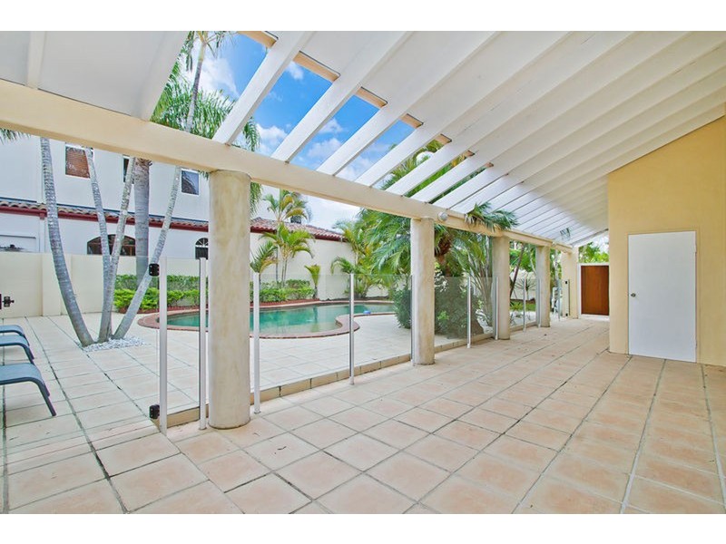 82 Admiralty Drive, Paradise Waters QLD 4217