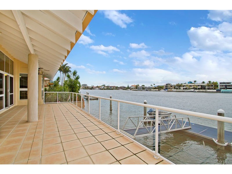 82 Admiralty Drive, Paradise Waters QLD 4217