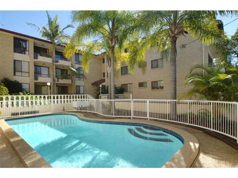 8/26 Stanhill  Drive, Surfers Paradise QLD 4217