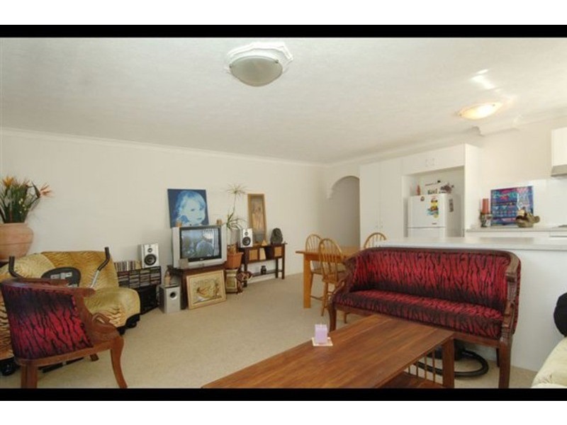 8/26 Stanhill  Drive, Surfers Paradise QLD 4217