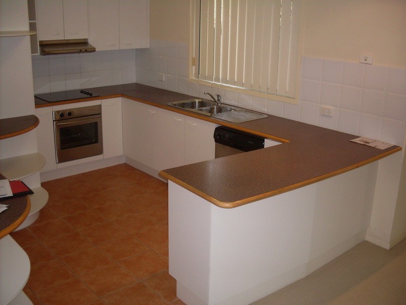 118 Ridgeway Avenue, Southport QLD 4215