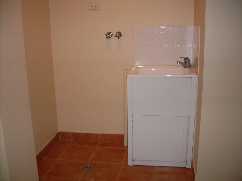 118 Ridgeway Avenue, Southport QLD 4215