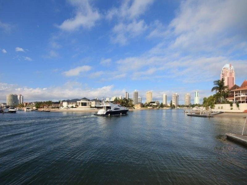 85 Admiralty Drive, Paradise Waters QLD 4217
