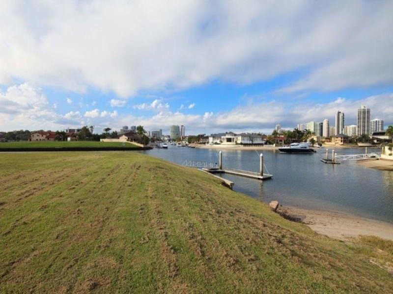 85 Admiralty Drive, Paradise Waters QLD 4217