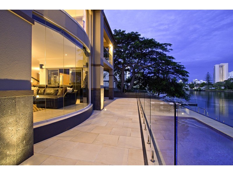 Isle Of Capri QLD 4217