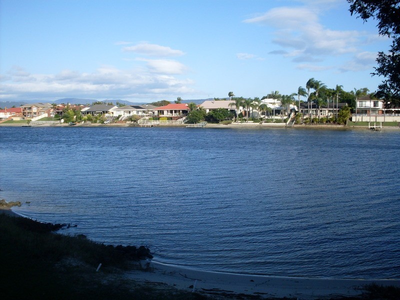 10 Aquila Court, Mermaid Waters QLD 4218