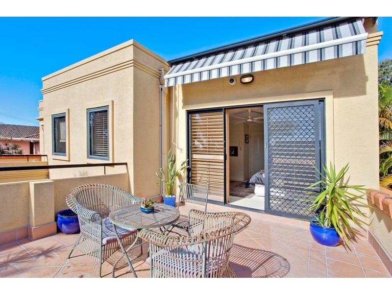 1/14 Vespa  Crescent, Surfers Paradise QLD 4217