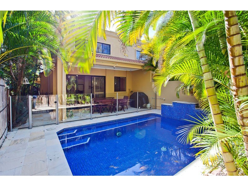 1/14 Vespa  Crescent, Surfers Paradise QLD 4217