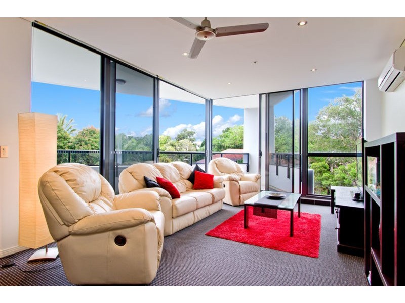 2 Aqua Street, Southport QLD 4215