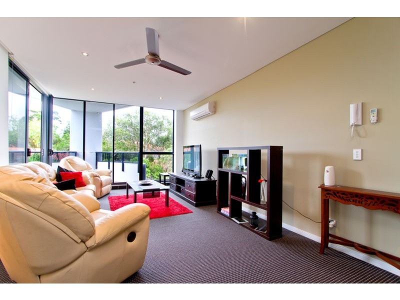 2 Aqua Street, Southport QLD 4215