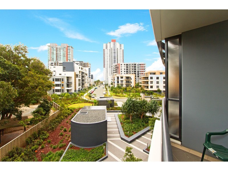 2 Aqua Street, Southport QLD 4215