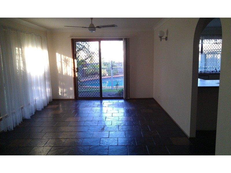 61 Rumrunner Street, Mermaid Waters QLD 4218