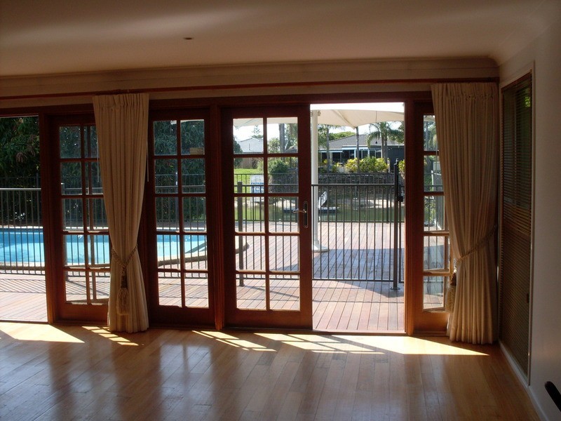 93 Campbell Street, Sorrento QLD 4217