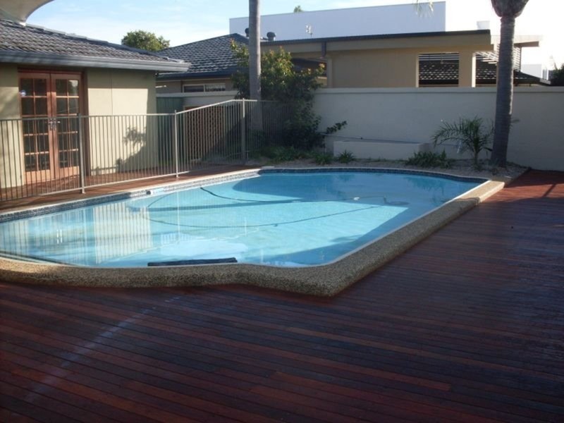 93 Campbell Street, Sorrento QLD 4217