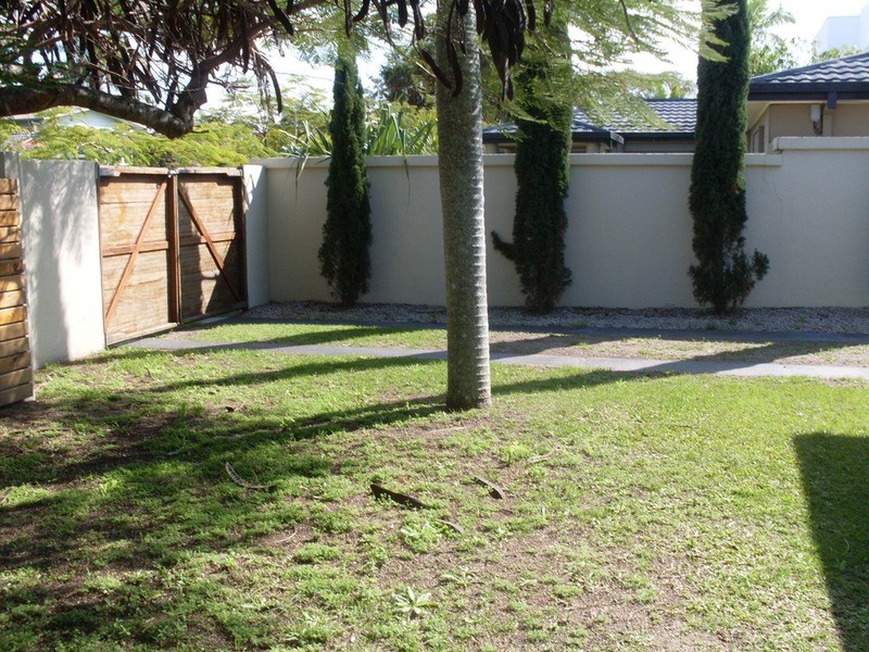 93 Campbell Street, Sorrento QLD 4217