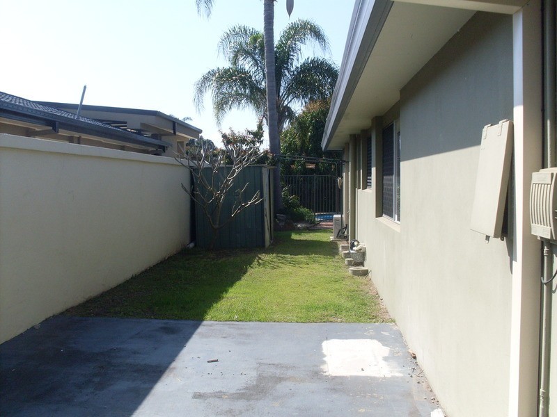 93 Campbell Street, Sorrento QLD 4217