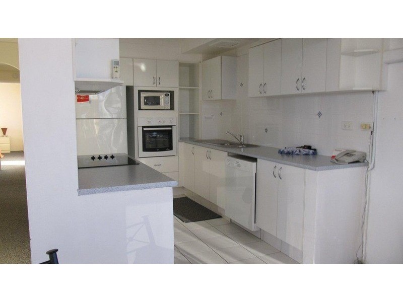 25E/80 The  Esplanade, Surfers Paradise QLD 4217