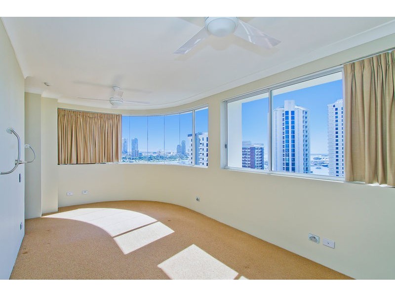 12/2 Montgomery  Parade, Main Beach QLD 4217