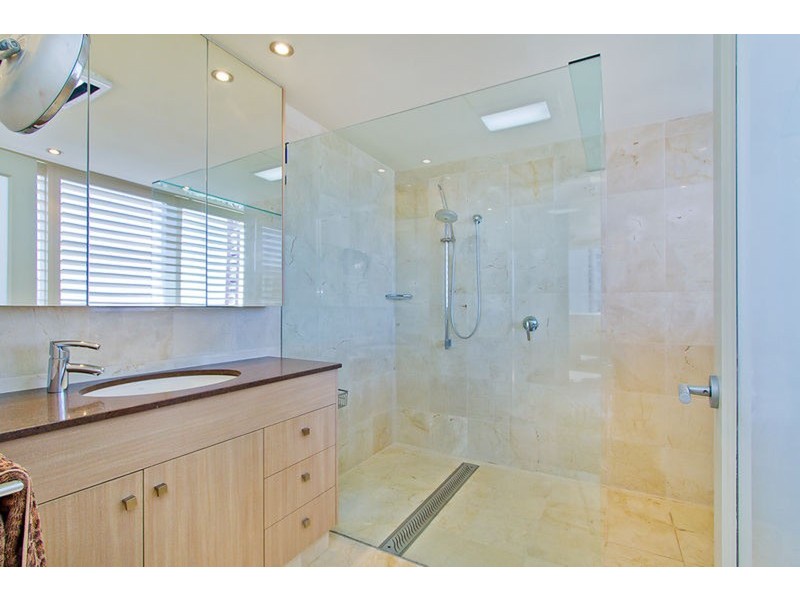 12/2 Montgomery  Parade, Main Beach QLD 4217