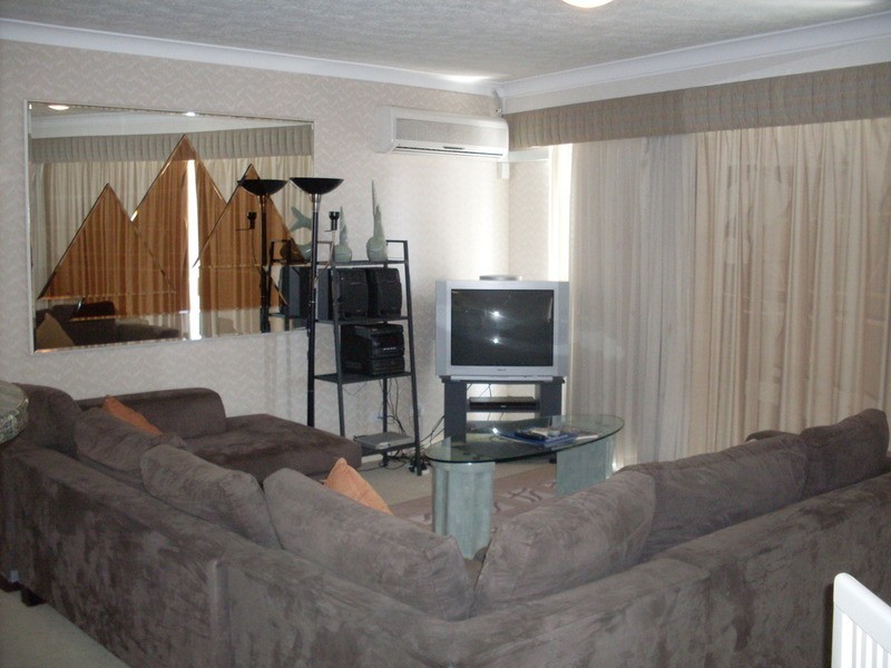 40/19 Riverview Parade, Surfers Paradise QLD 4217