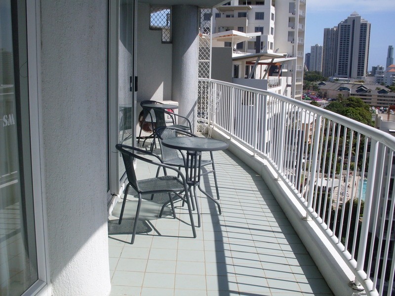 40/19 Riverview Parade, Surfers Paradise QLD 4217