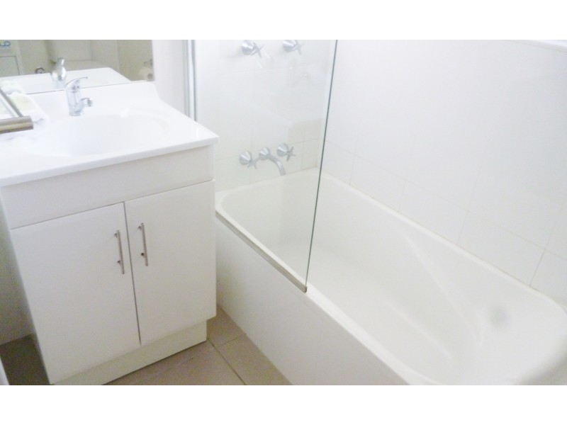 28/42 Beach Parade, Surfers Paradise QLD 4217