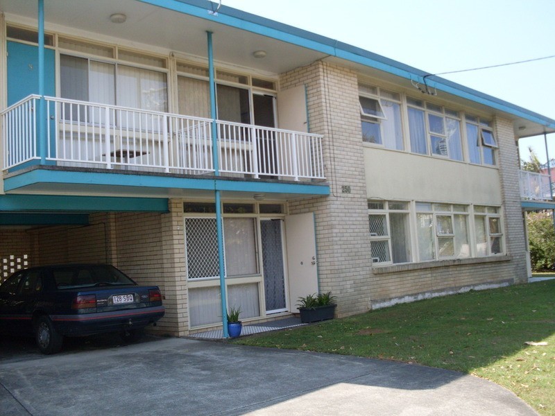 3/250 Stanhill  Drive, Chevron Island QLD 4217