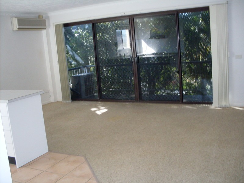 8/26 Stanhill  Drive, Surfers Paradise QLD 4217