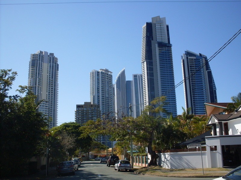 8/26 Stanhill  Drive, Surfers Paradise QLD 4217