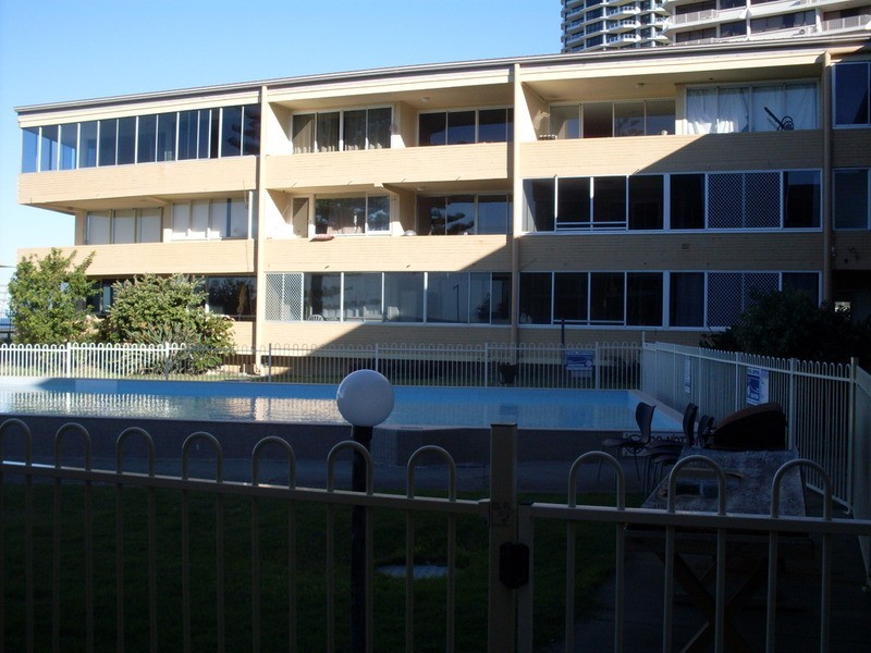 42 Old Burleigh Road, Surfers Paradise QLD 4217