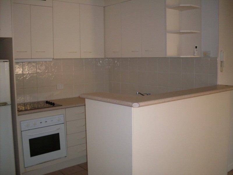 13/96 Stanhill  Drive, Surfers Paradise QLD 4217