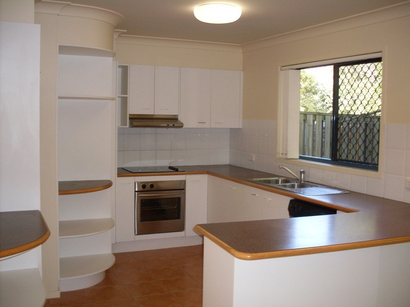 10/118 Ridgeway  Avenue, Southport QLD 4215