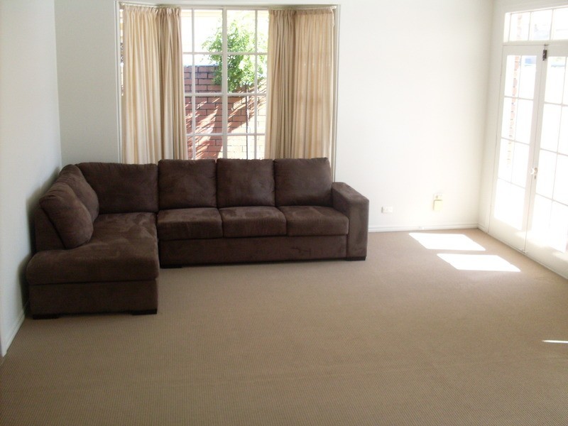 8 Kilkenny  Court, Bundall QLD 4217