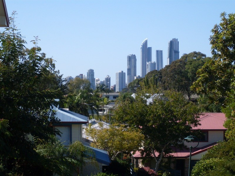 10/118 Ridgeway  Avenue, Southport QLD 4215