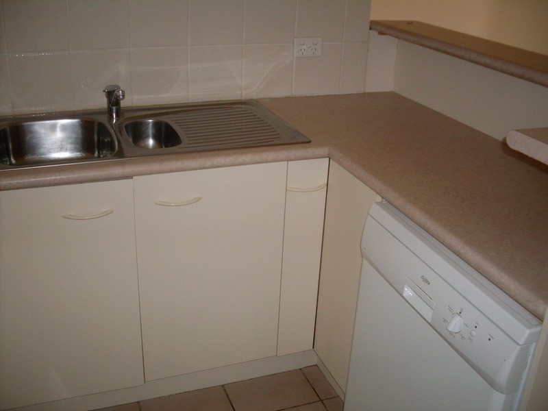 13/96 Stanhill  Drive, Surfers Paradise QLD 4217