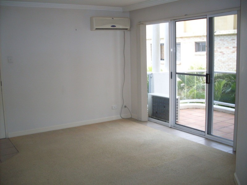 13/96 Stanhill  Drive, Surfers Paradise QLD 4217