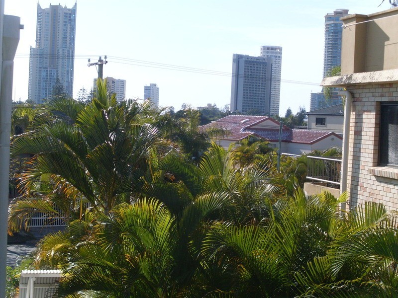 13/96 Stanhill  Drive, Surfers Paradise QLD 4217