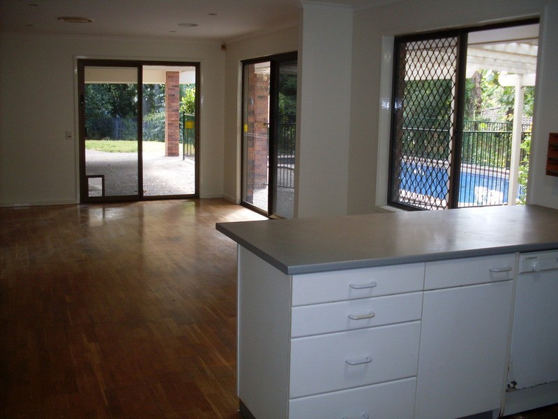 76 Hillview Parade, Ashmore QLD 4214