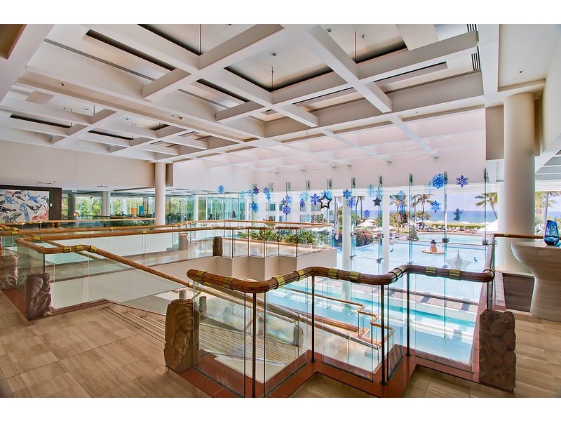 Villa2/Pacific Mirage Seaworld  Drive, Main Beach QLD 4217