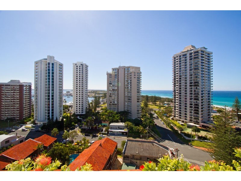 2 Montgomery Avenue, Main Beach QLD 4217
