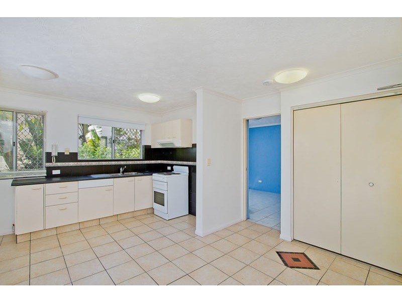 Unit 2 & Unit 11/4 Adori Street, Surfers Paradise QLD 4217