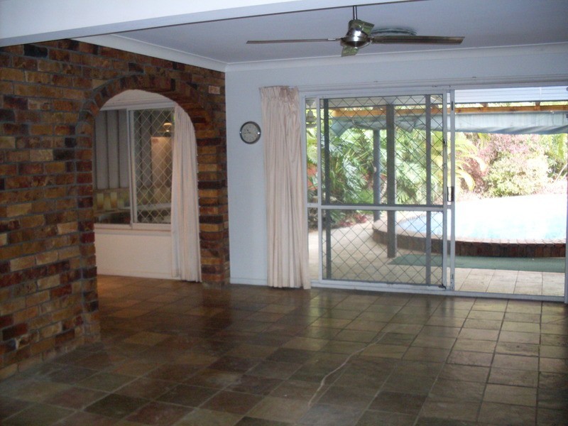 12 Forster Avenue, Sorrento QLD 4217