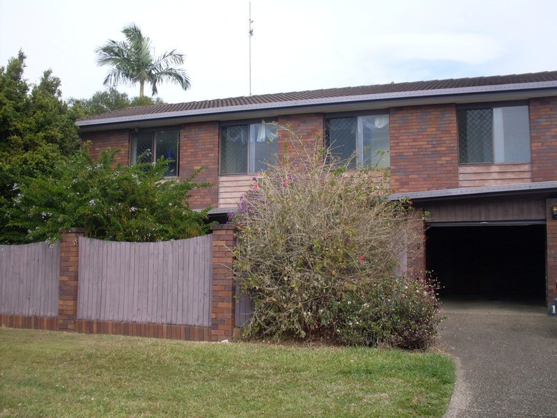 12 Forster Avenue, Sorrento QLD 4217