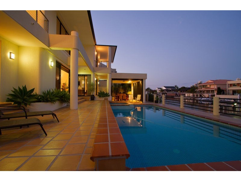 Paradise Waters QLD 4217