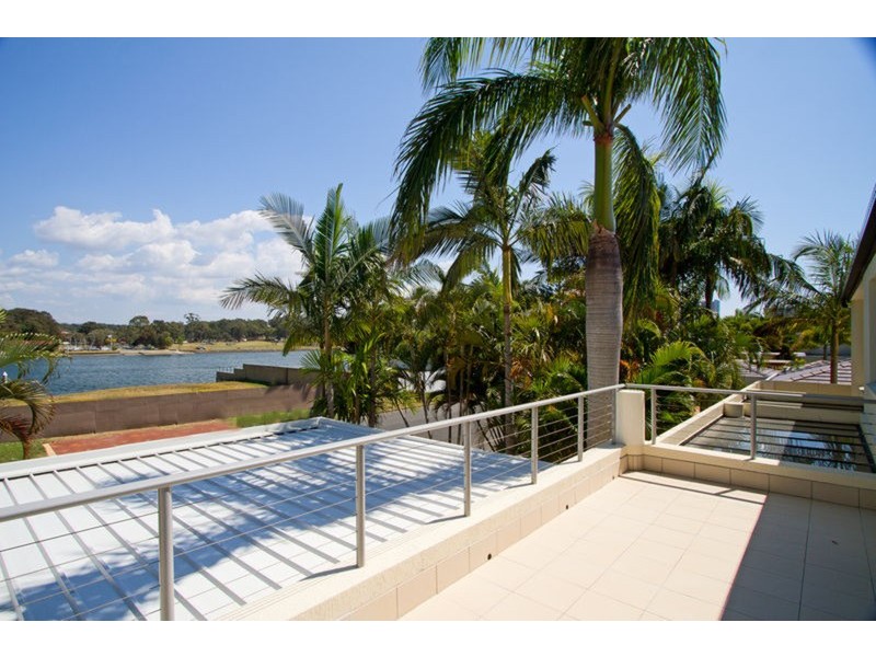 Paradise Waters QLD 4217