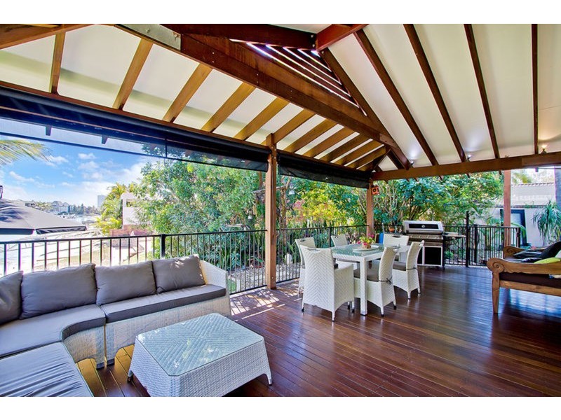 17 Admiralty Drive, Paradise Waters QLD 4217