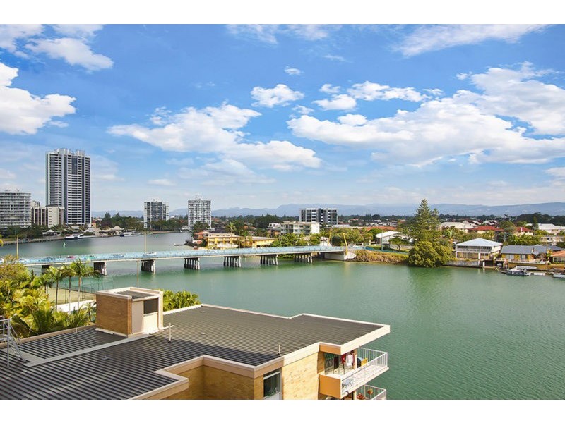 32 Riverview Parade, Surfers Paradise QLD 4217